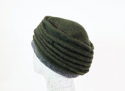 Wool toque with piping