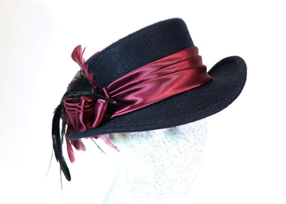 Traditional hat dark blue with wine red