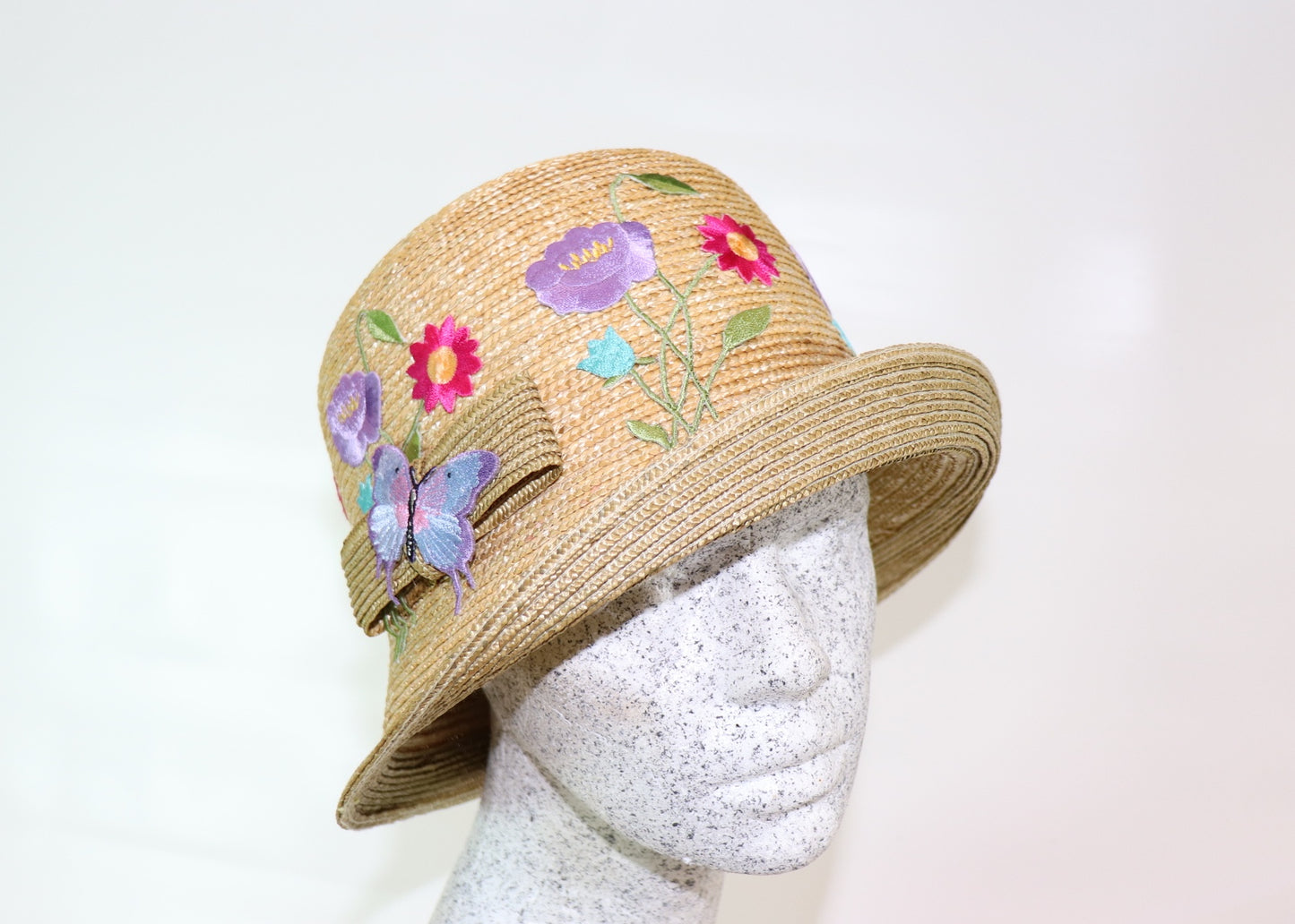 Braid straw hat with flowers