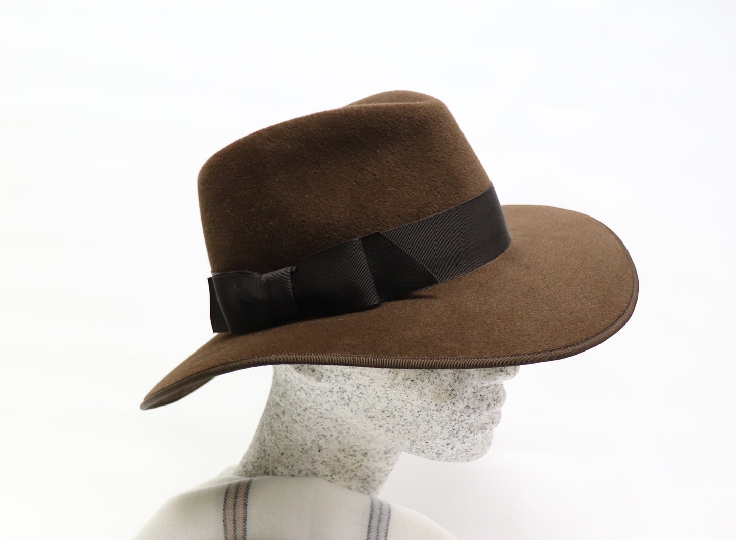 Herrenhut - braun Velours