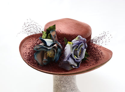 eleganter Sisol Strohhut mit Rosen