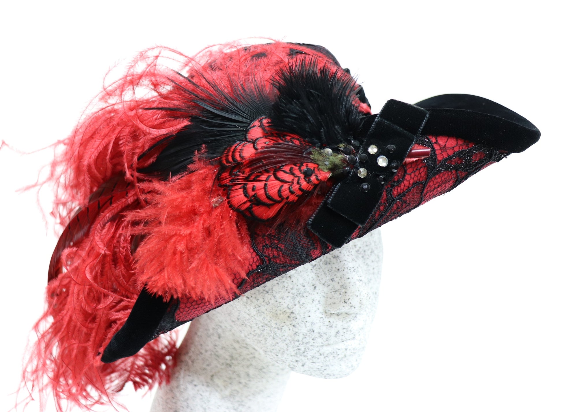 roter Aufschlaghut mit schwarzer Spitze - Hutmanufaktur Hanni-Modelle