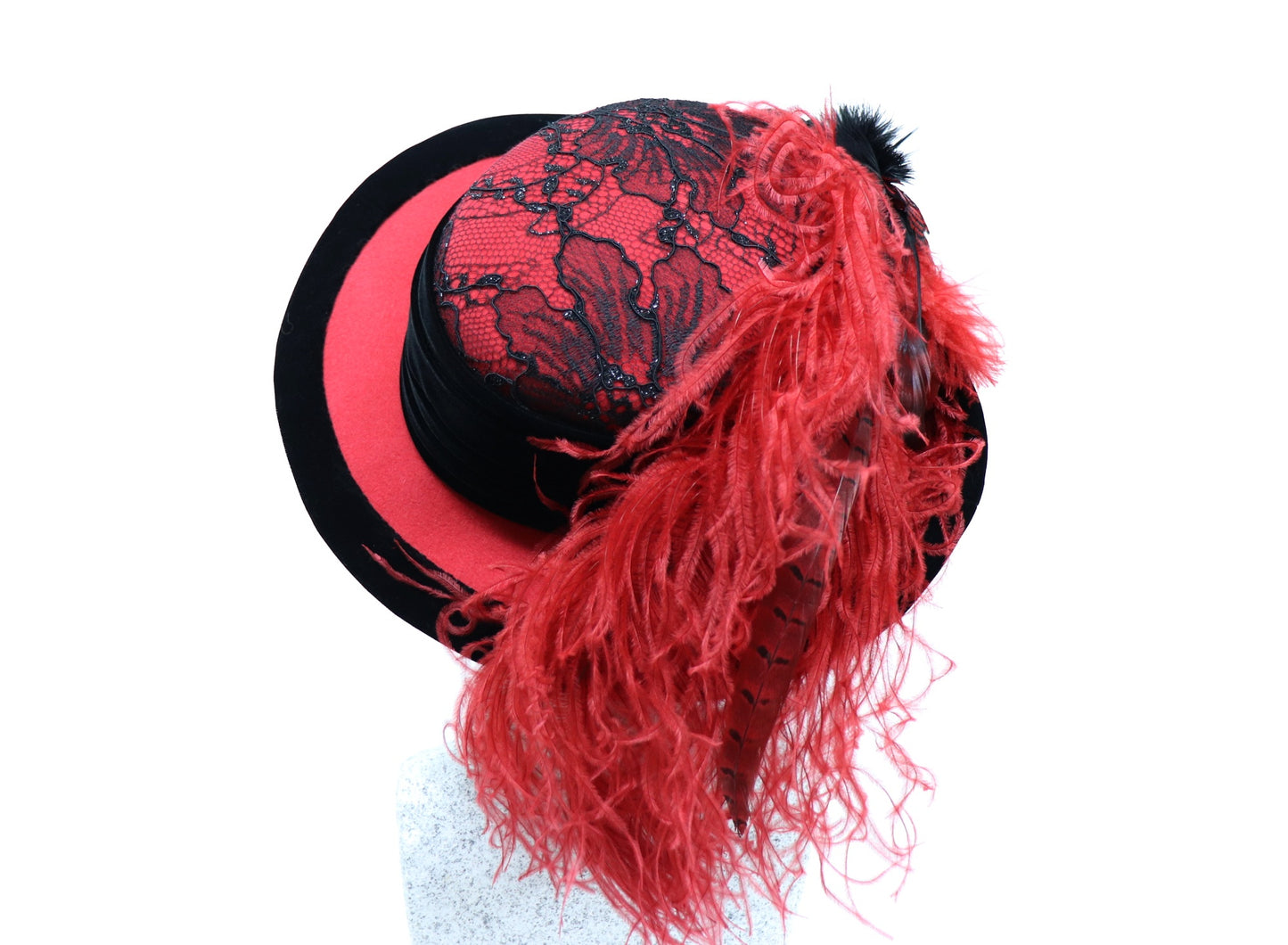 roter Aufschlaghut mit schwarzer Spitze - Hutmanufaktur Hanni-Modelle