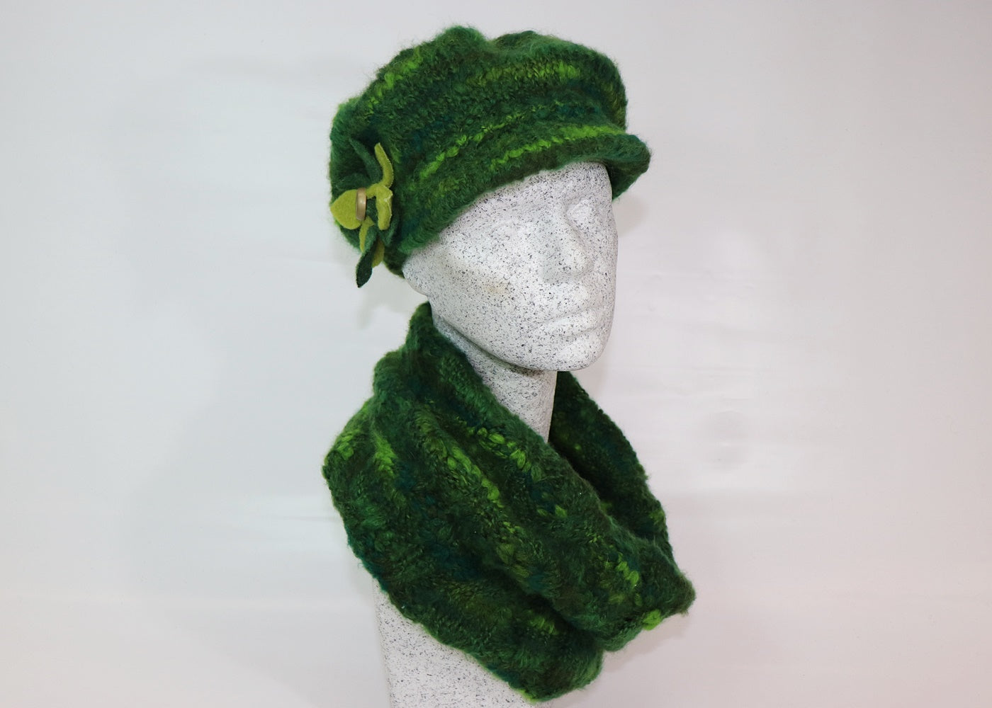 Knitted set green peaked cap