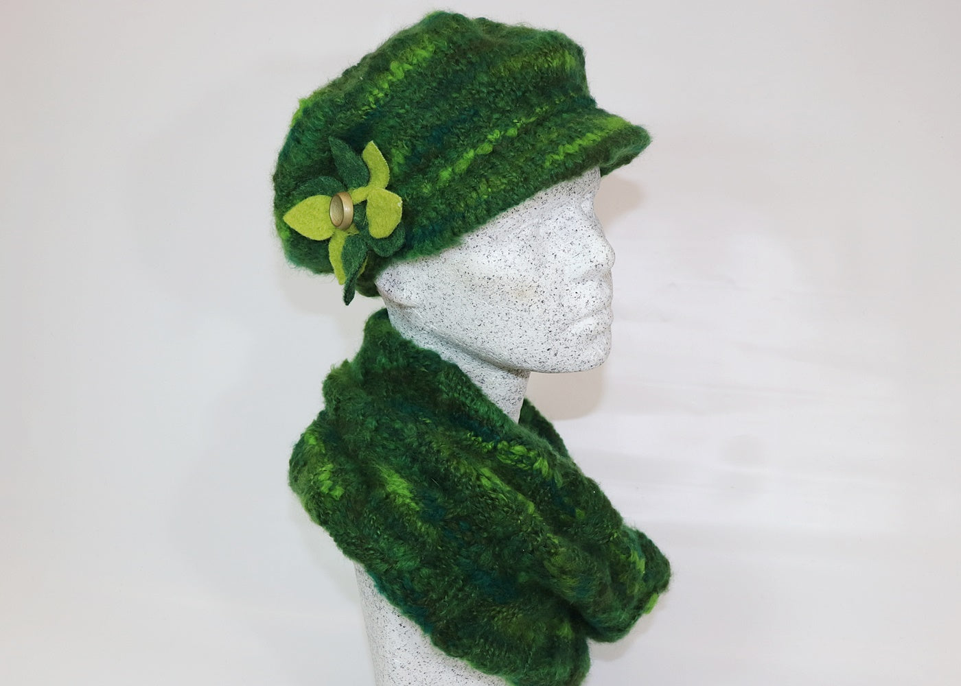 Knitted set green peaked cap