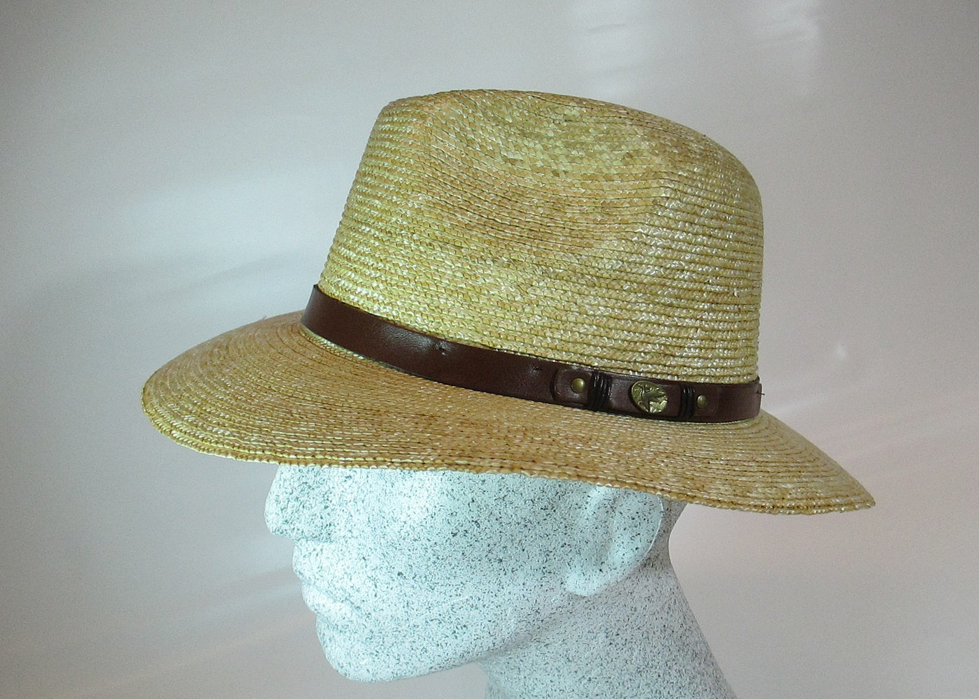 Braided straw hat natural with leather strap