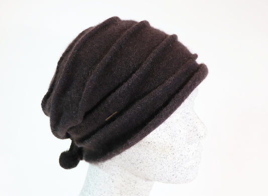 Pintuck hat with bobble