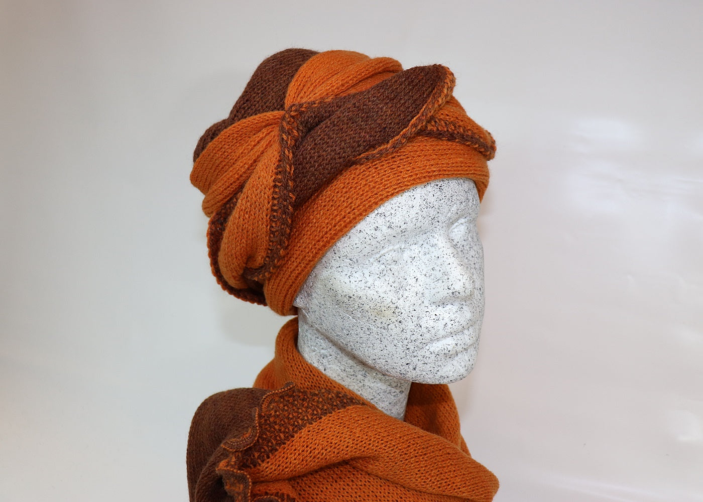 Strickgarnitur mit Turban