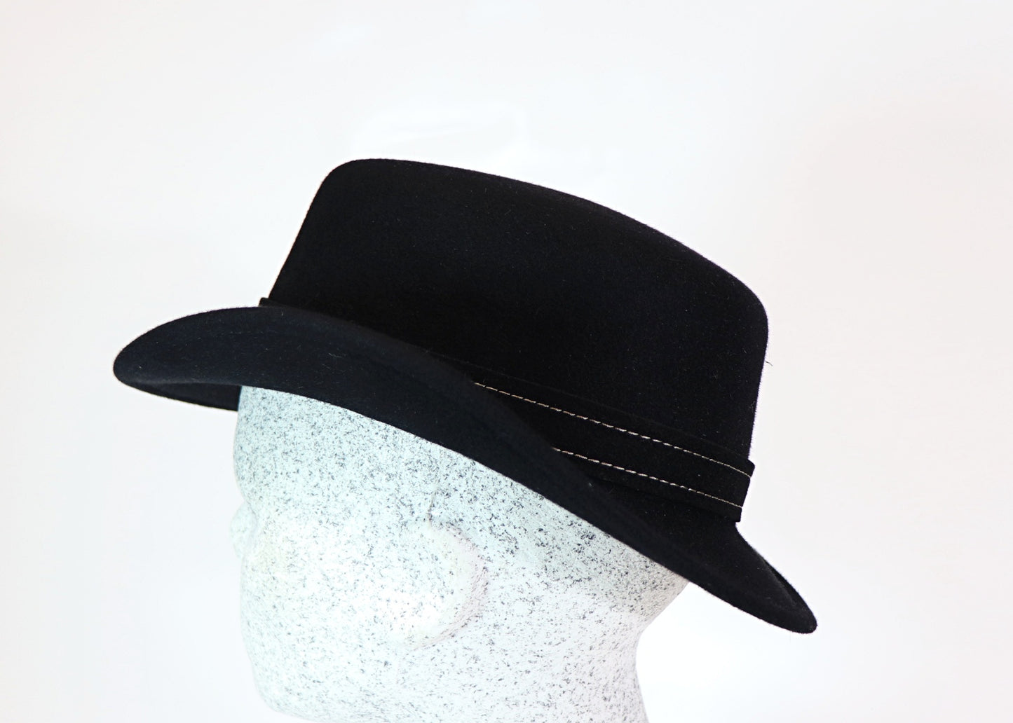 Siri - small black felt hat