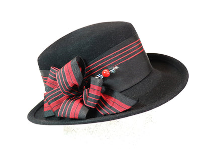 Sigrid - black felt hat with black and red band