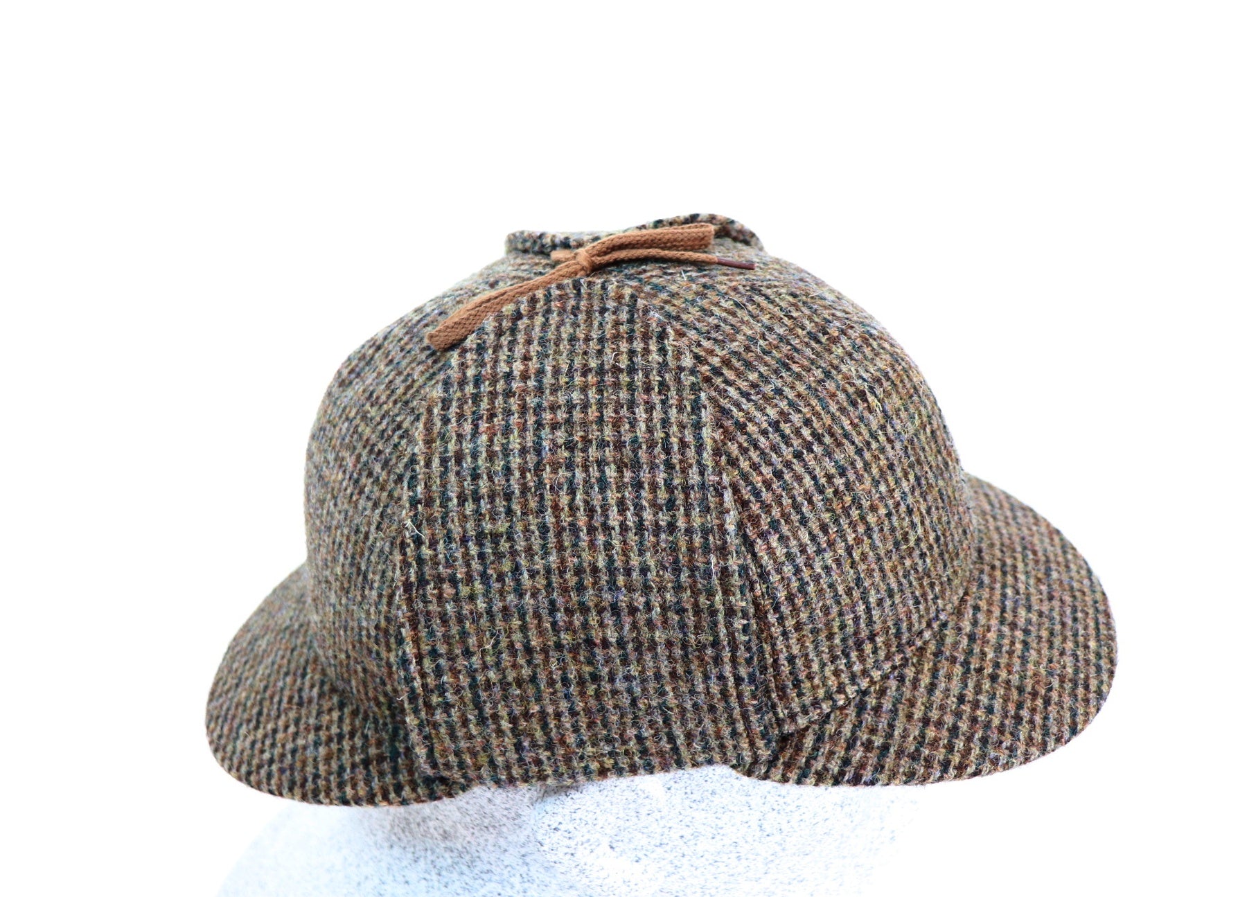 Holmes hat 2024